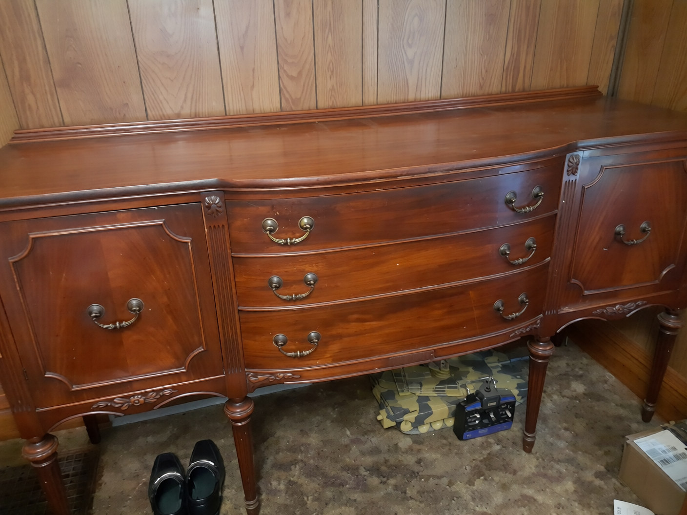 Mahogany sideboard / buffet server