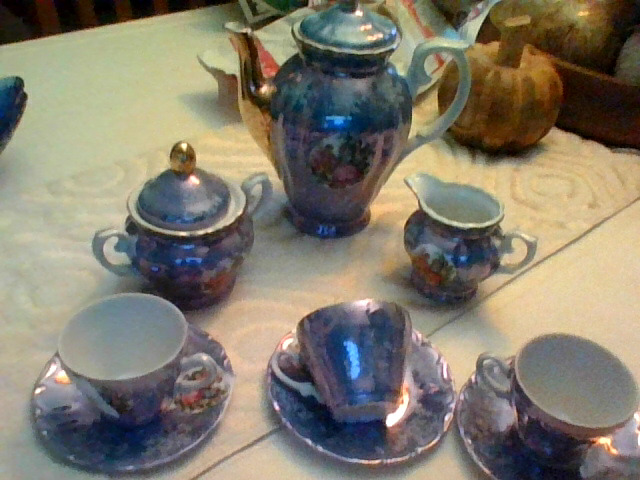 Decorative porcelain tea/coffee service set