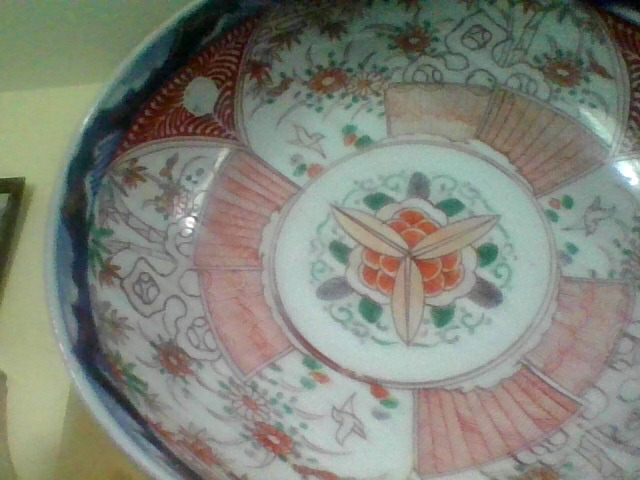 Japanese Imari-style porcelain charger or decorative plate