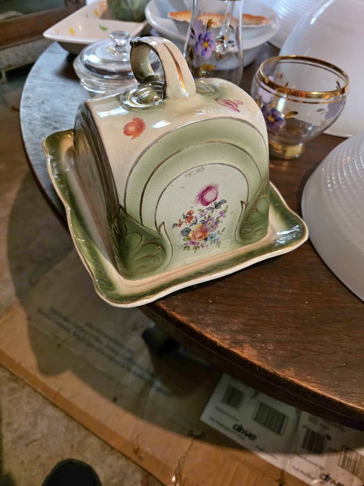 Porcelain covered butter dish or cheese dome with underplate