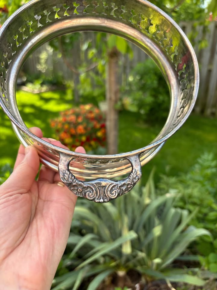 Silver-plated pierced serving basket or bread tray