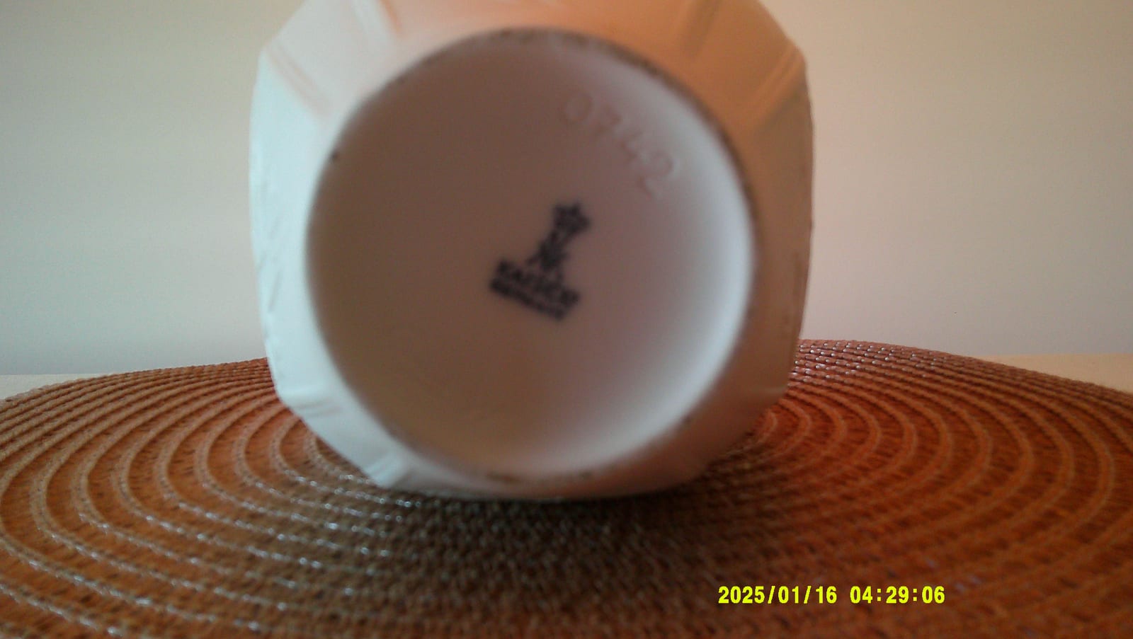 Porcelain ceramic vase or decorative vessel