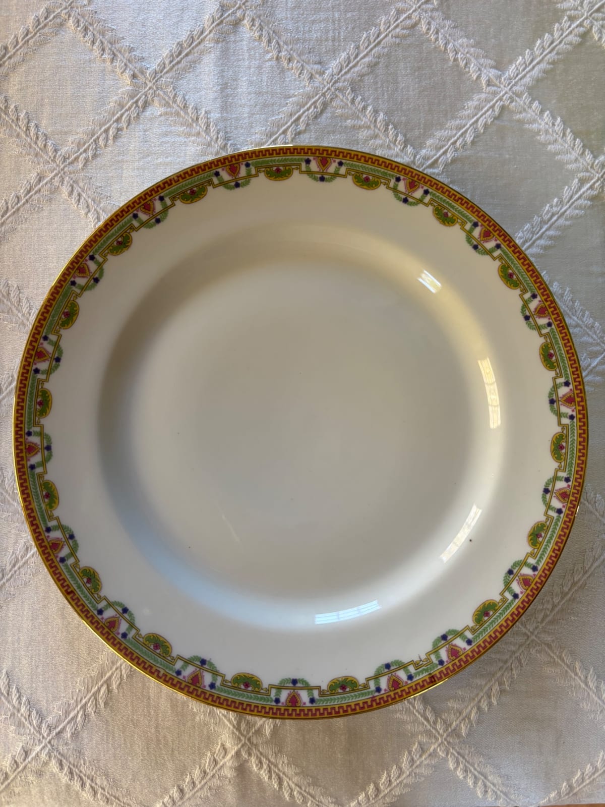 Decorative porcelain dinner plate