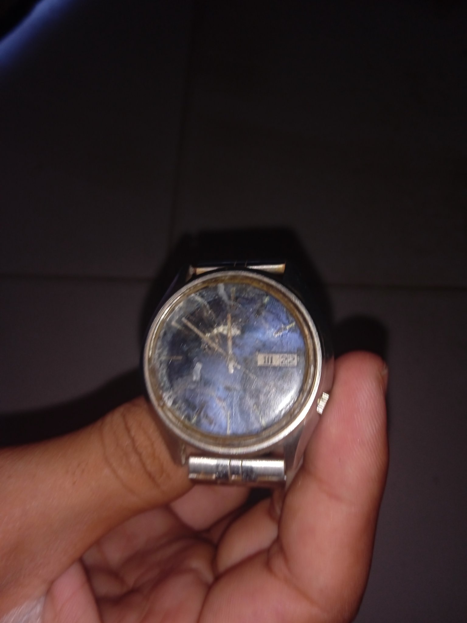 Vintage wristwatch (brand/model unclear)