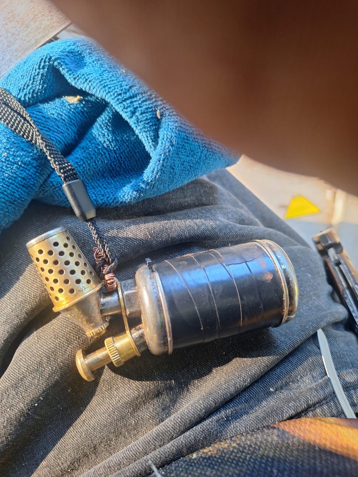 Vintage portable cigarette lighter / pipe lighter