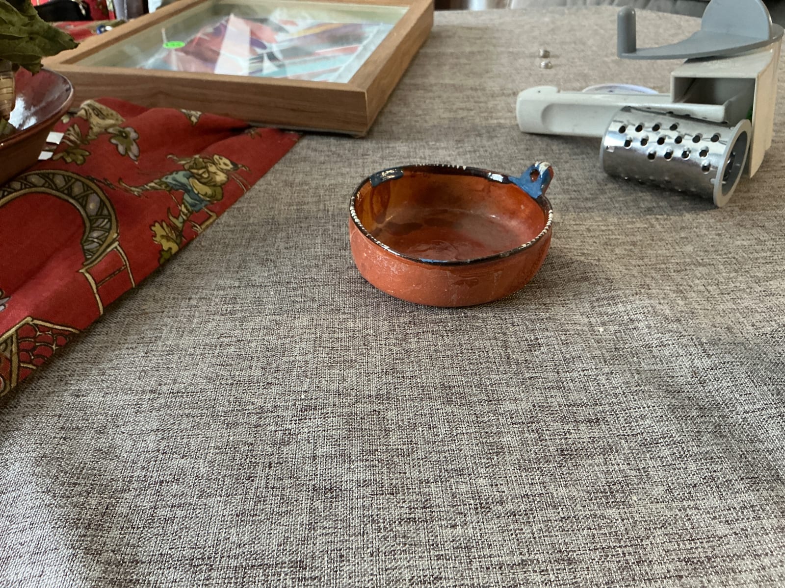 Small glazed ceramic bowl or ashtray