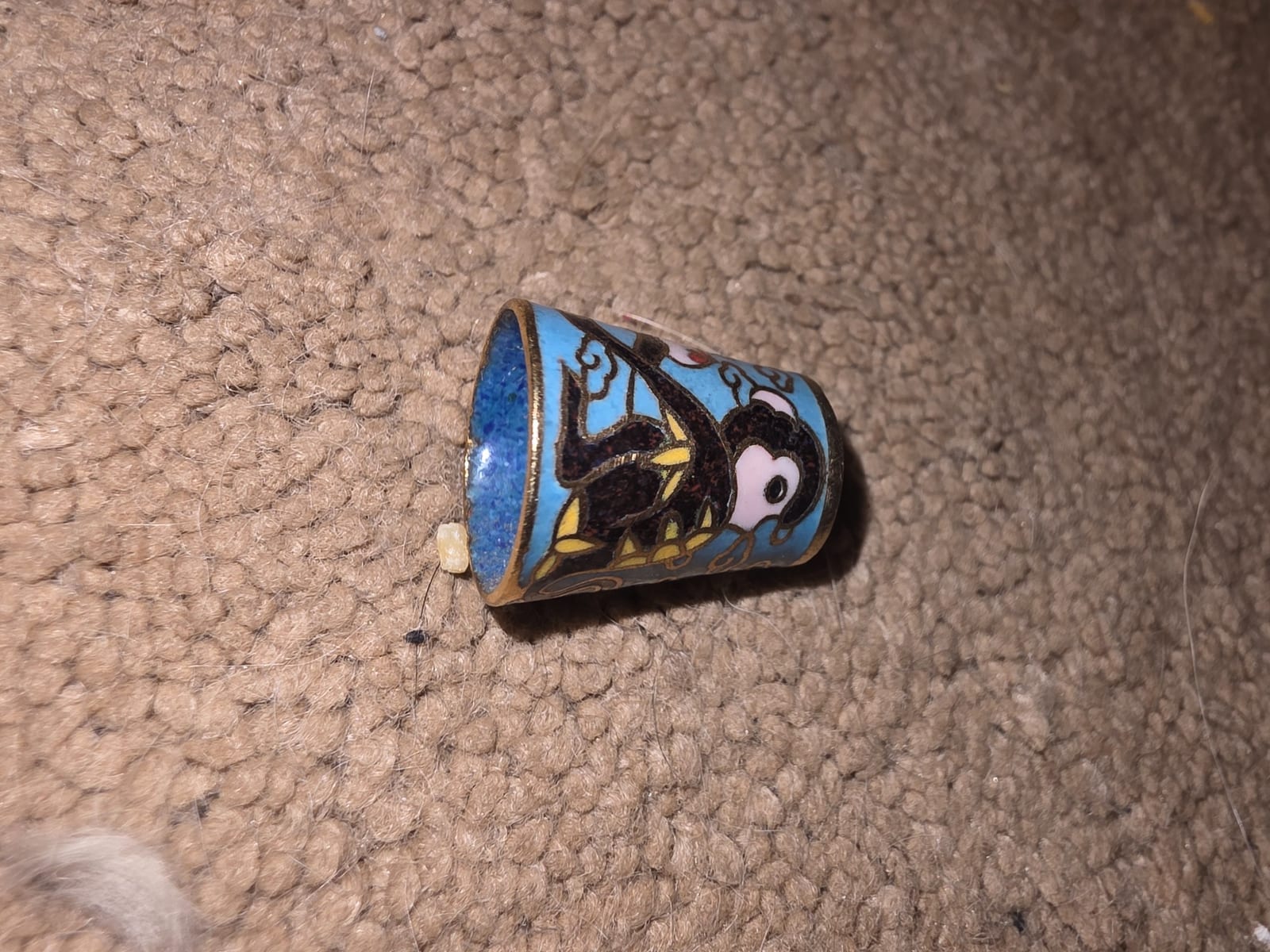 Cloisonné enamel thimble