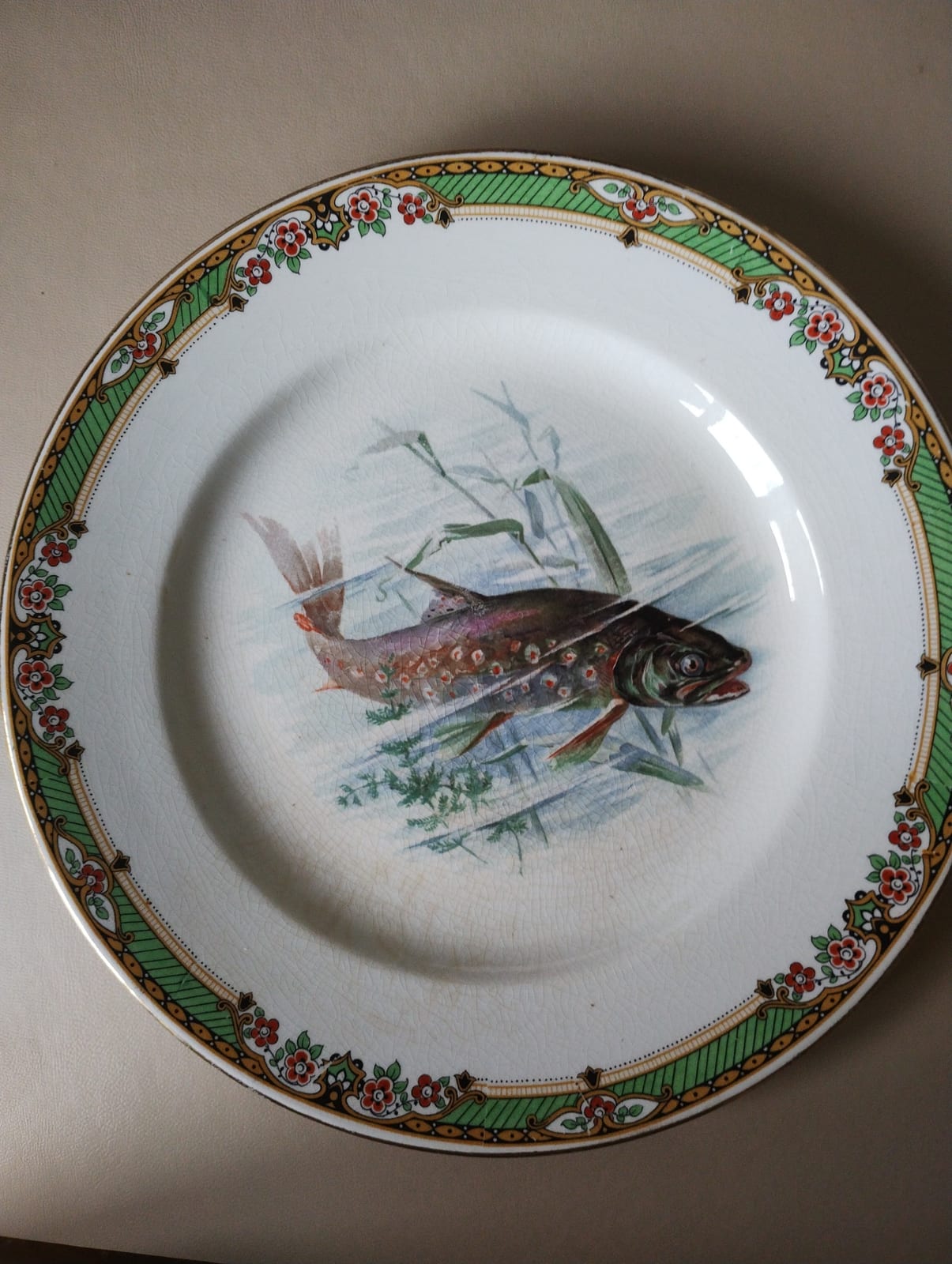 Decorative porcelain fish plate
