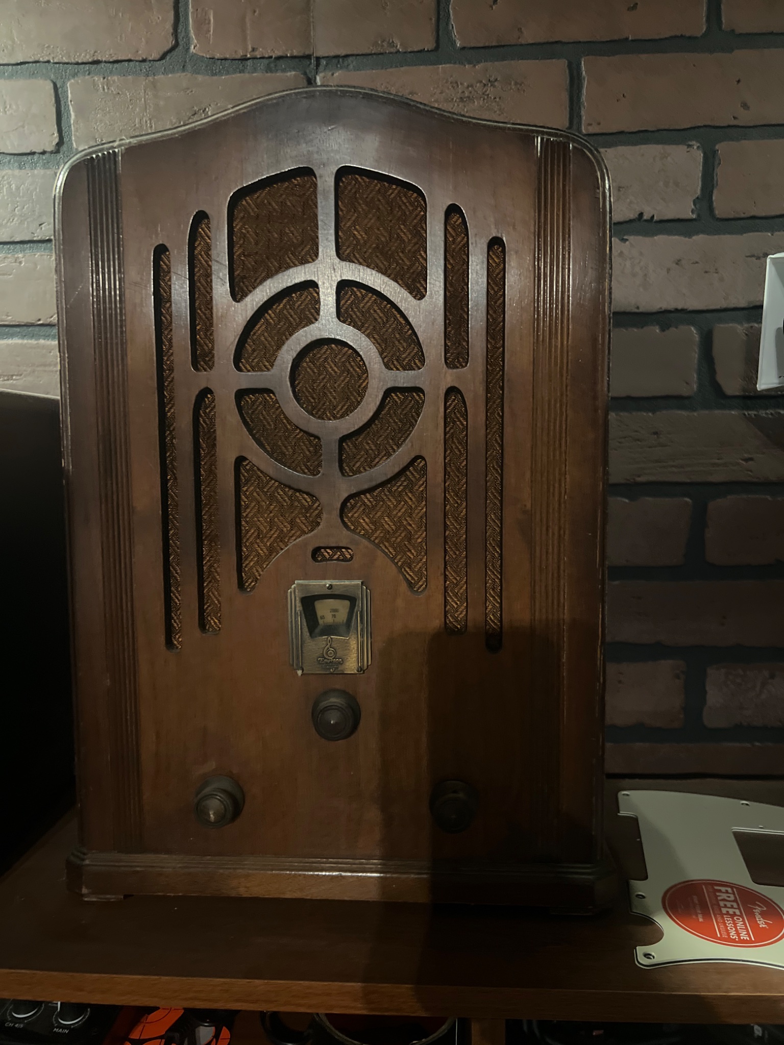 Vintage tabletop tube radio
