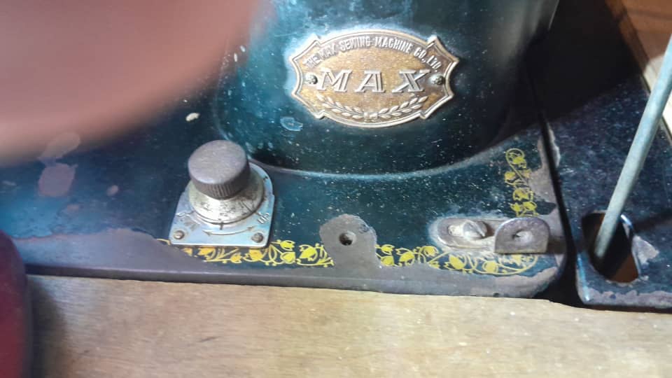 Vintage MAX sewing machine