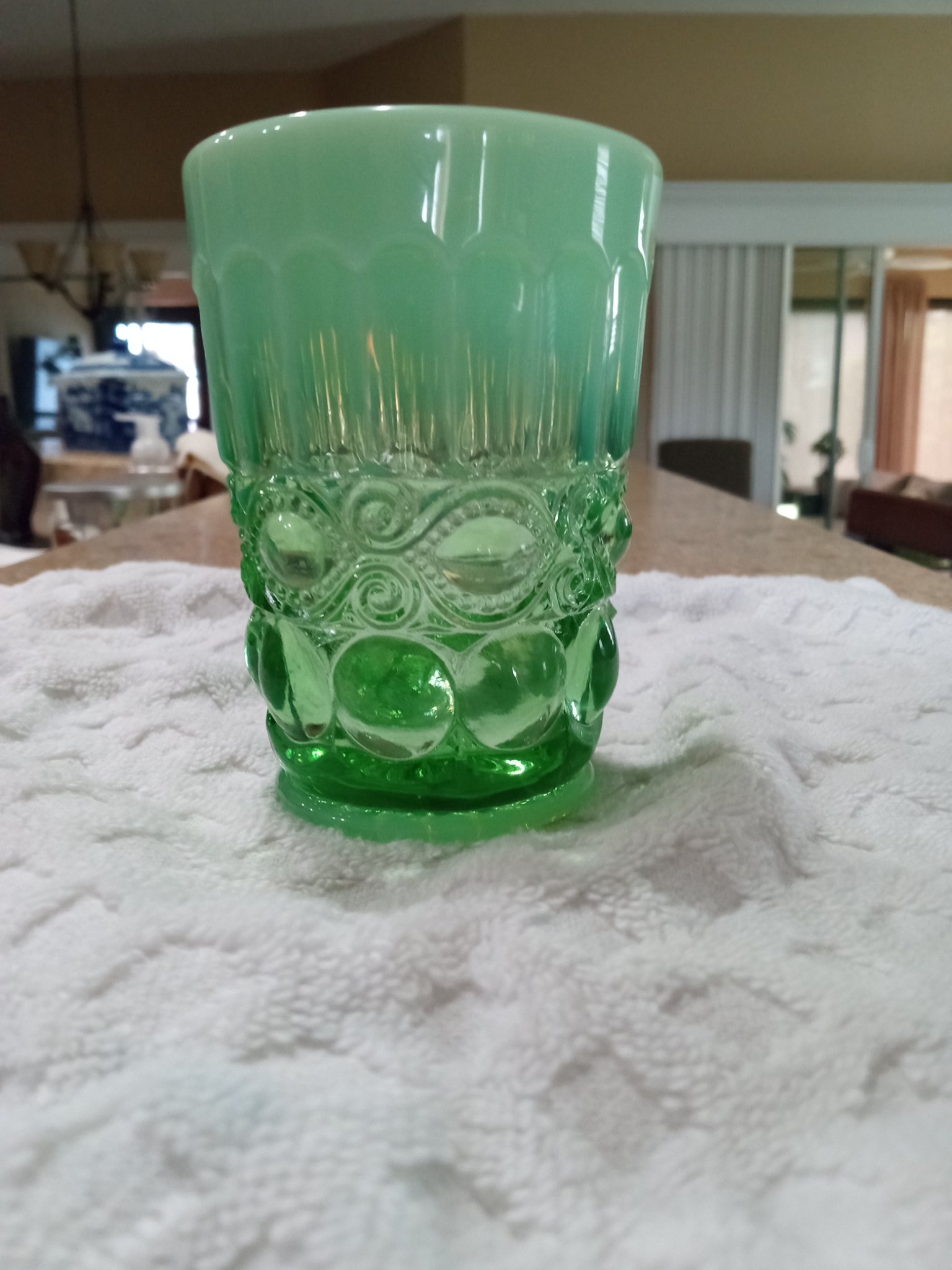 Green pressed glass tumbler / drinking glass