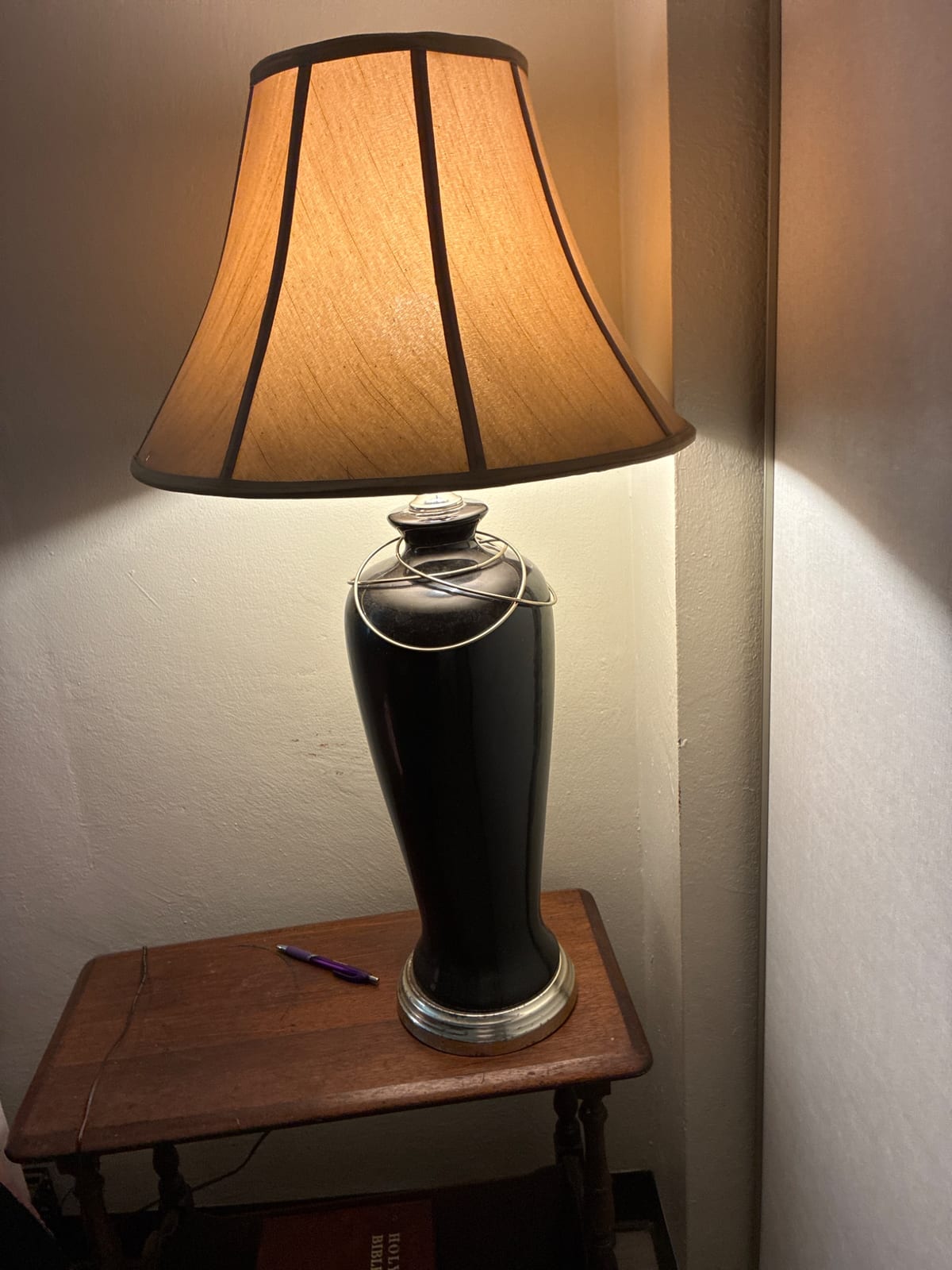 Table lamp with ceramic vase-form base and fabric shade