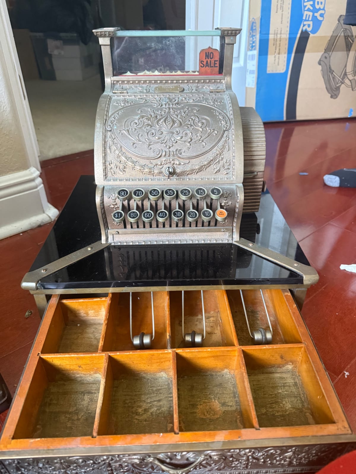 Antique cash register / mechanical till