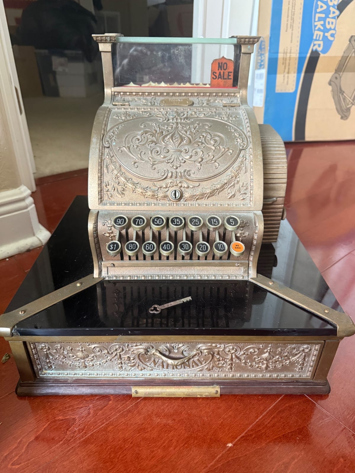 Antique cash register / mechanical coin register