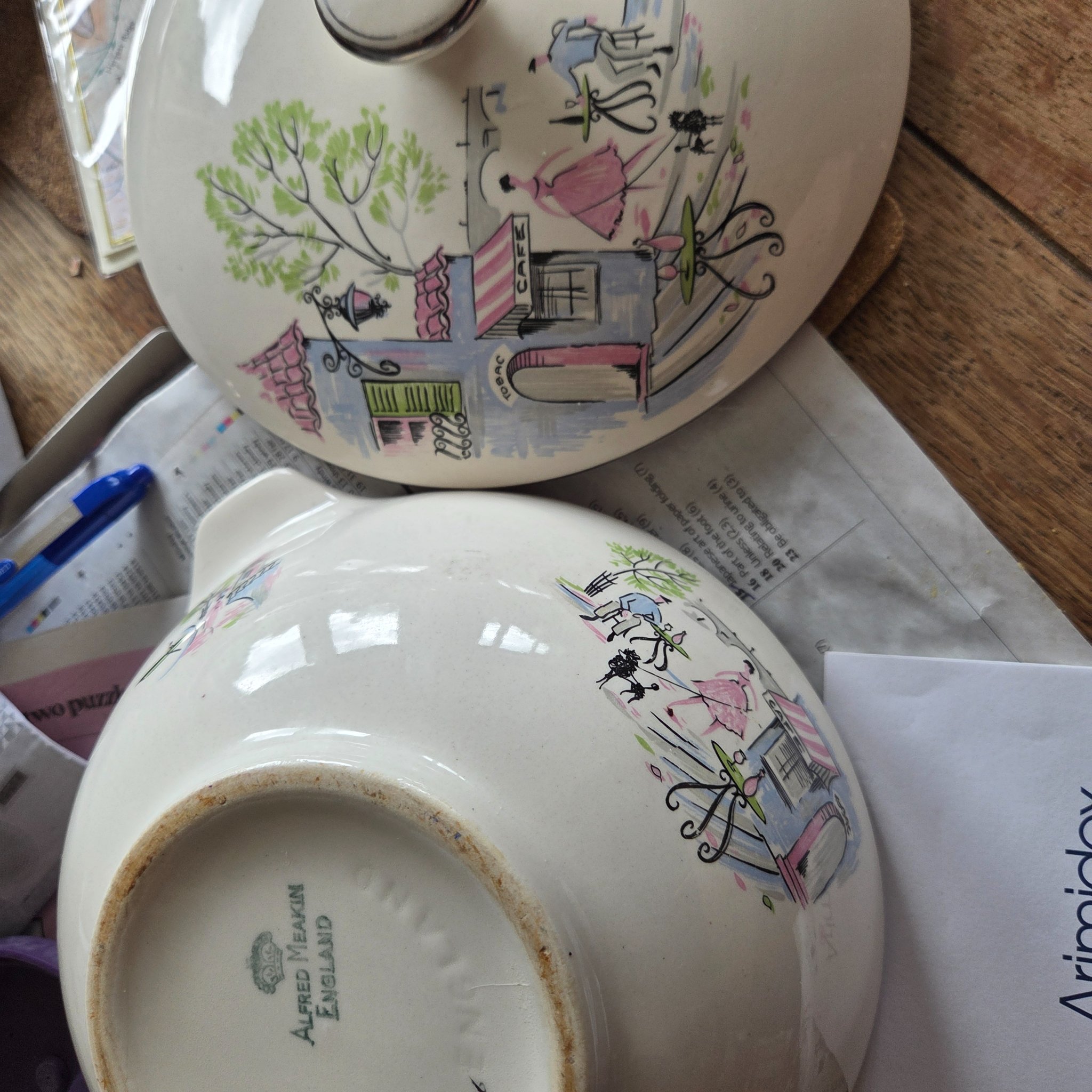 Alfred Meakin England ceramic serving bowl or casserole dish with hand-decorated café scene motif