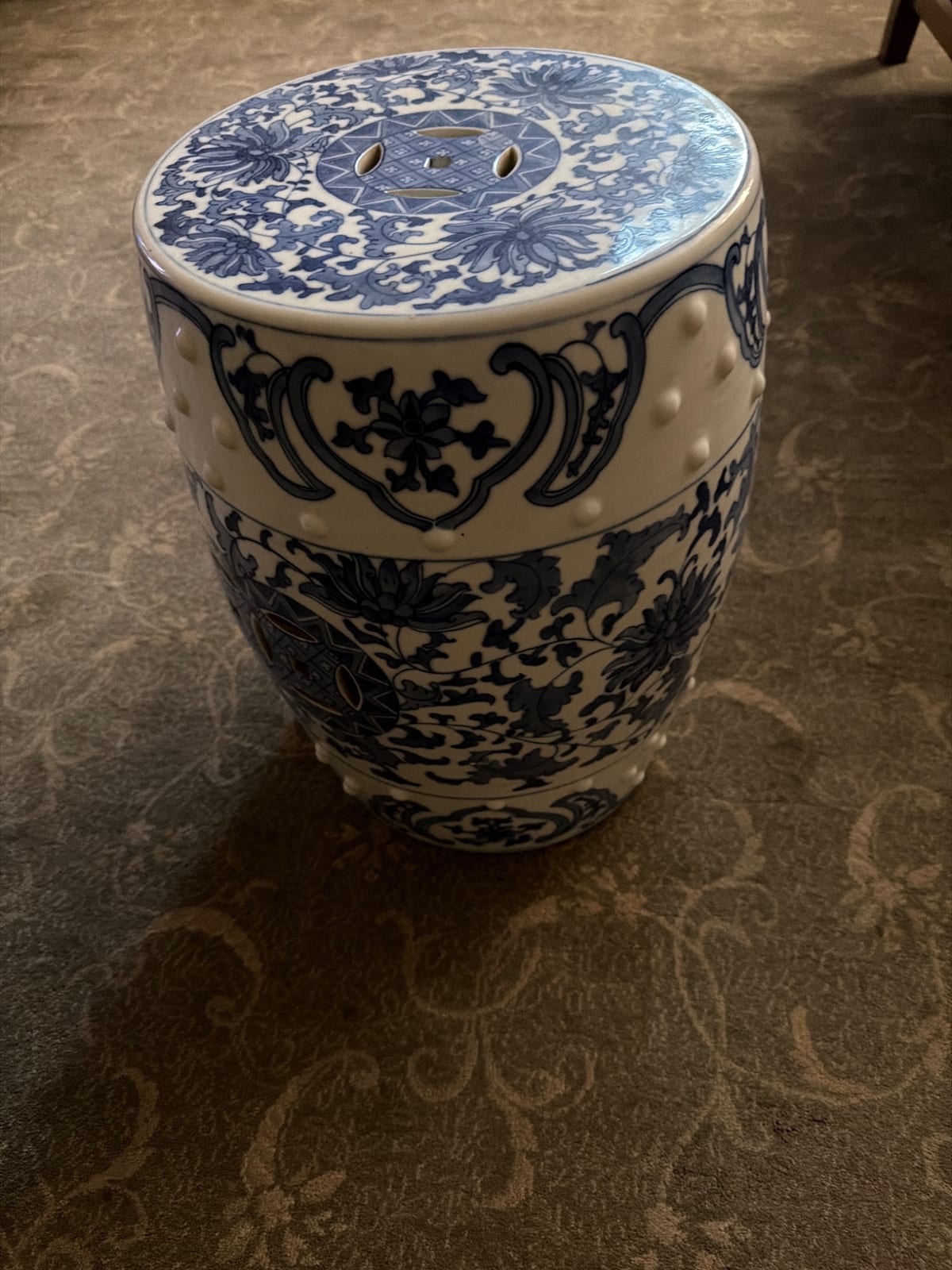 Blue-and-white porcelain garden seat / stool