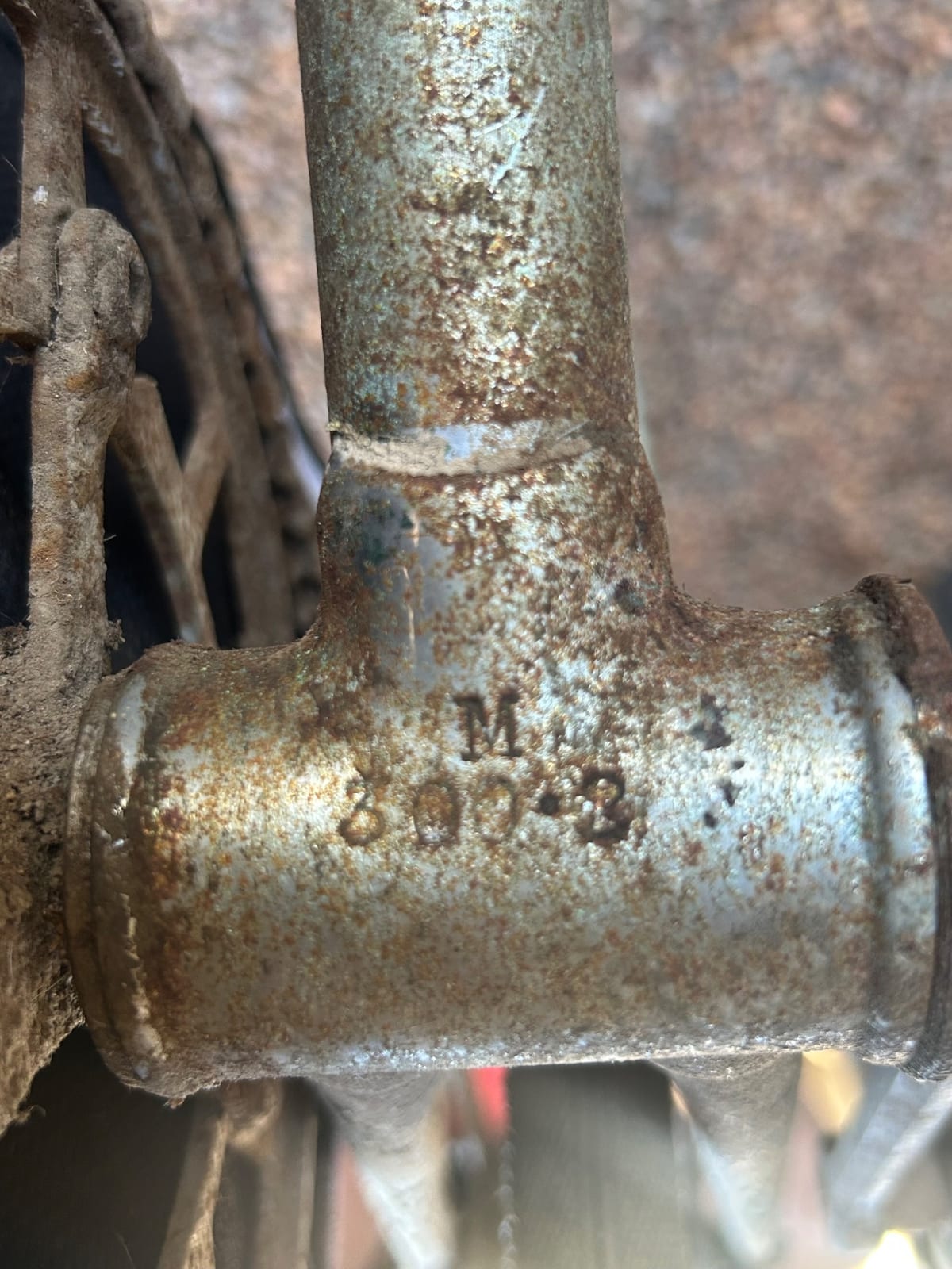 Rusty cast-metal wheel hub/spindle assembly