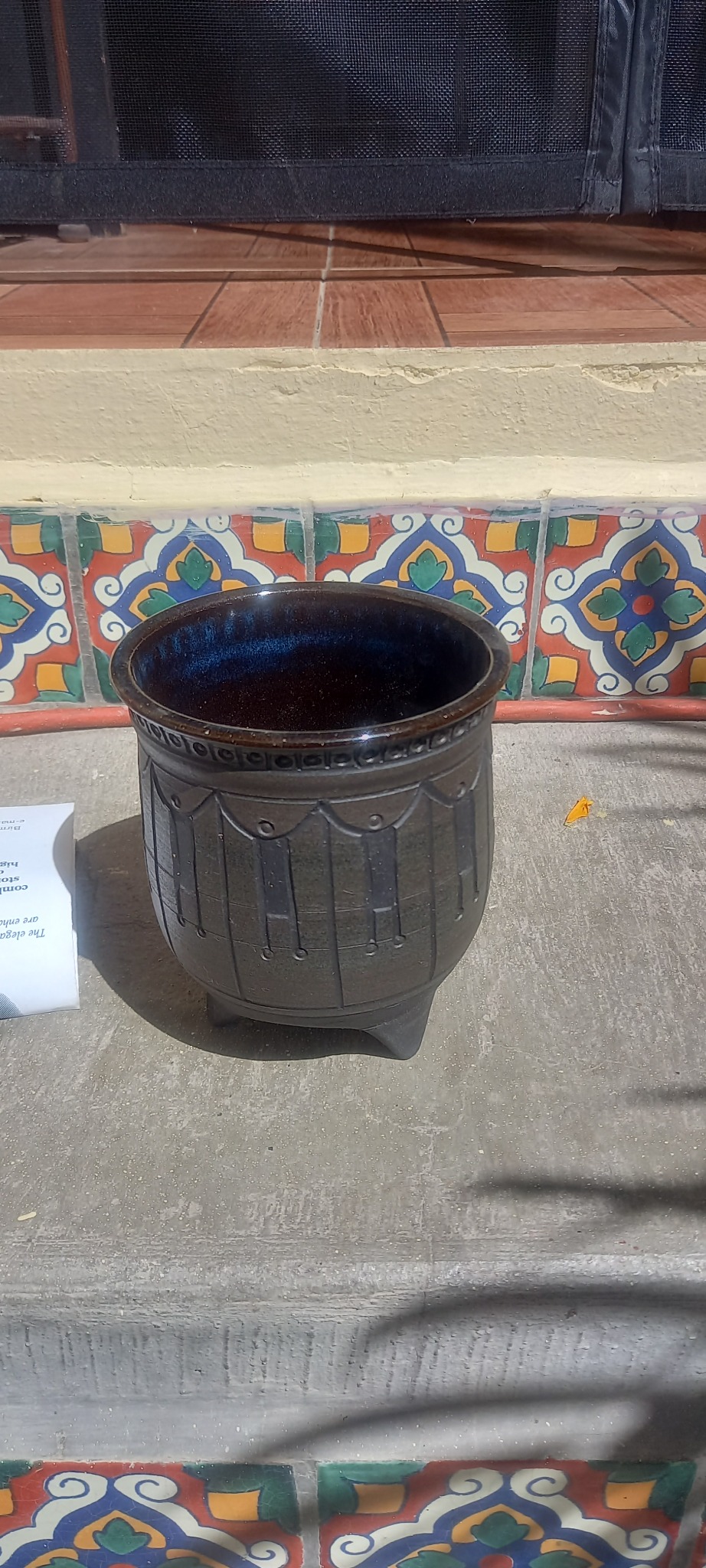 Decorative cast iron planter or cachepot