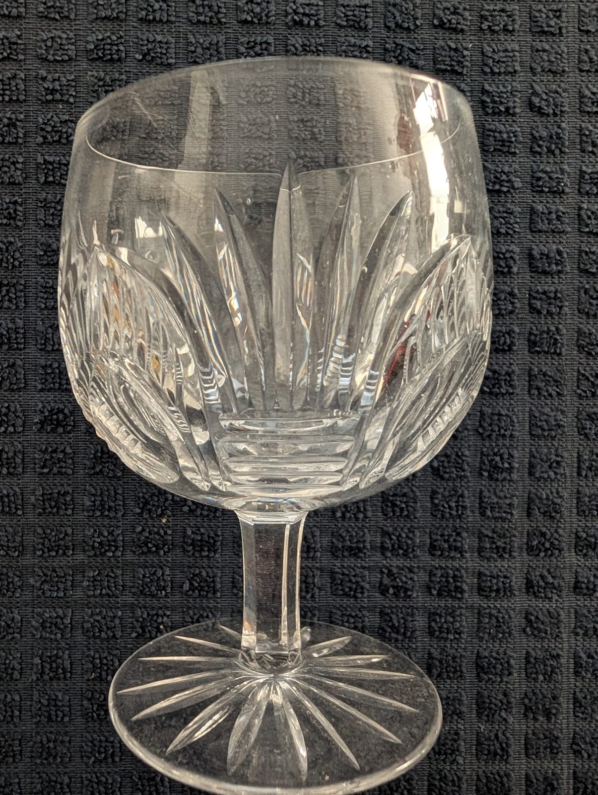 Cut crystal wine goblet / water goblet