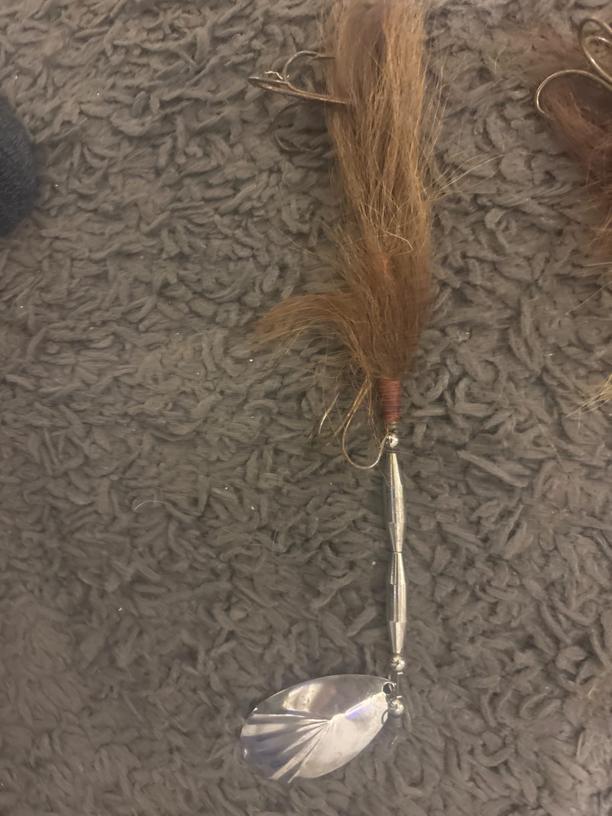 Fishing lure or decorative spinner with hair tail