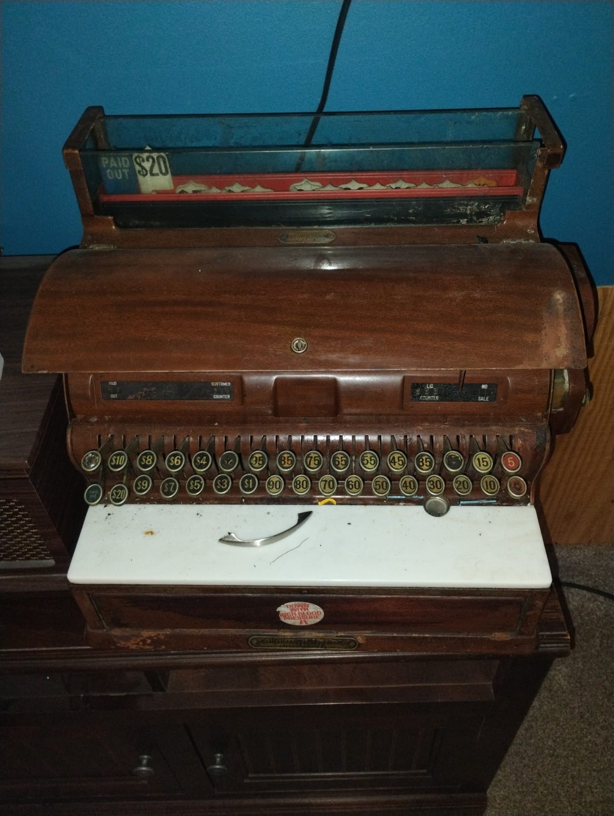 Vintage mechanical cash register / coin-operated money changer