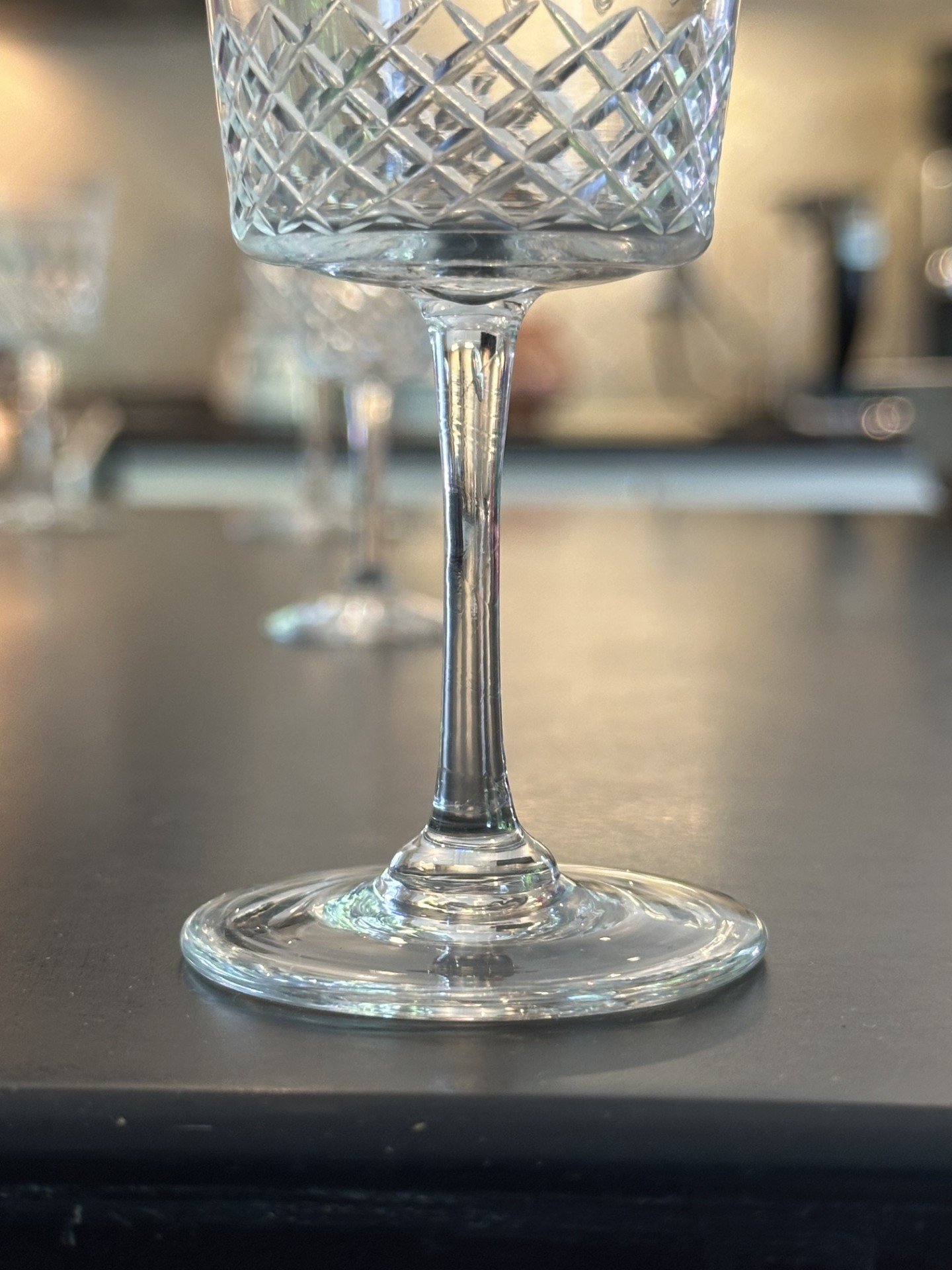Cut crystal stemmed wine glass / goblet