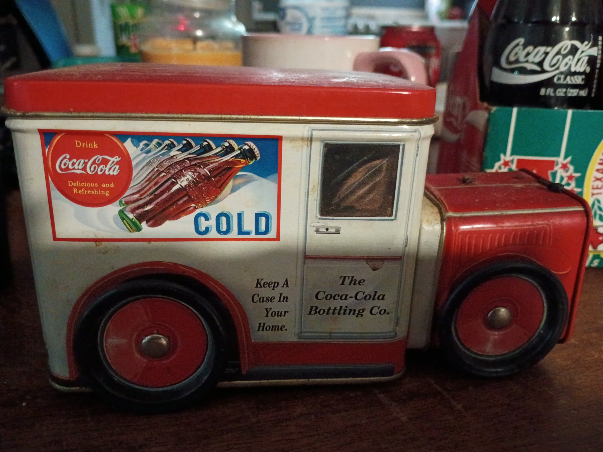 Coca-Cola delivery truck tin container / lunchbox-style promotional collectible