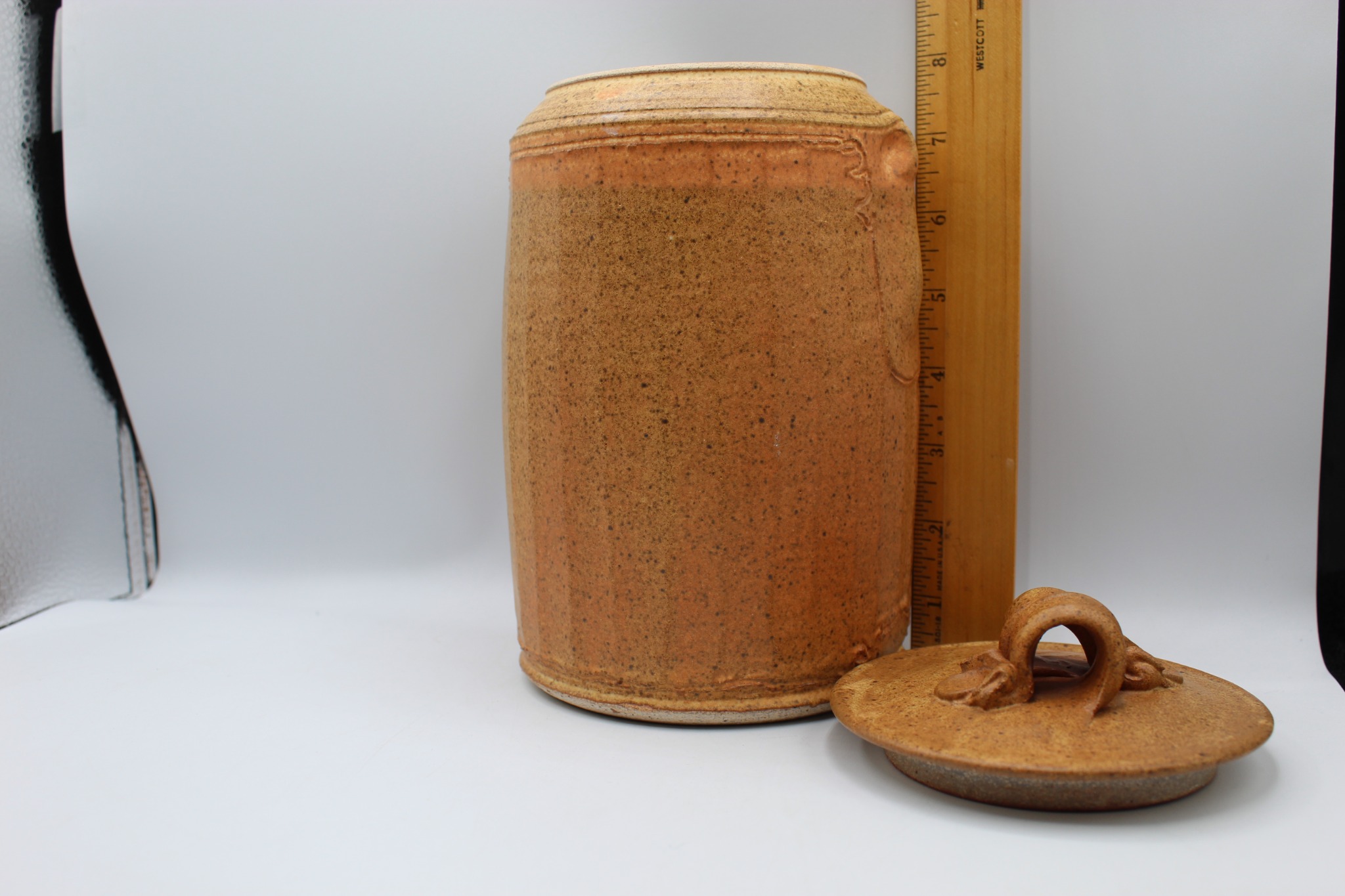 Stoneware crock or storage jar with lid