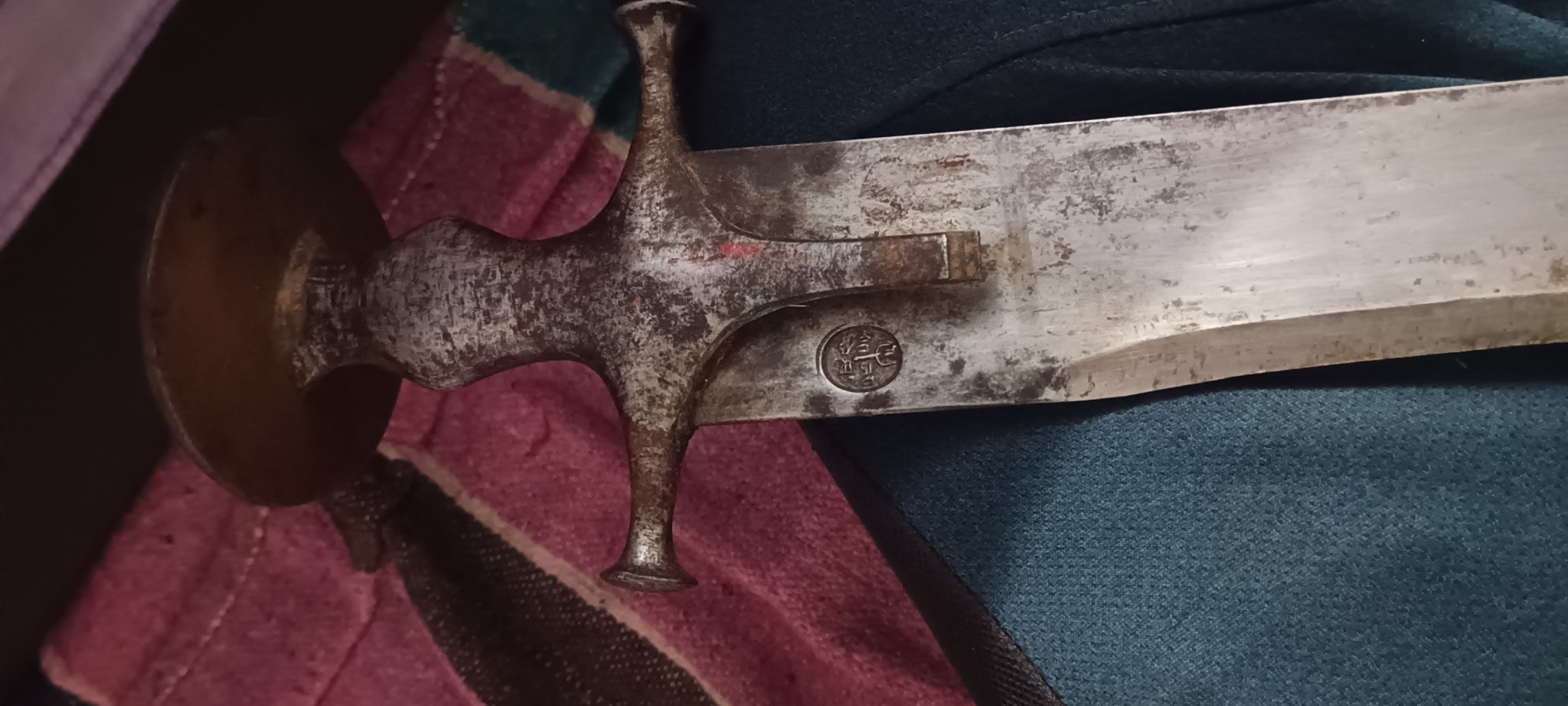 Antique sword or short saber with disc guard