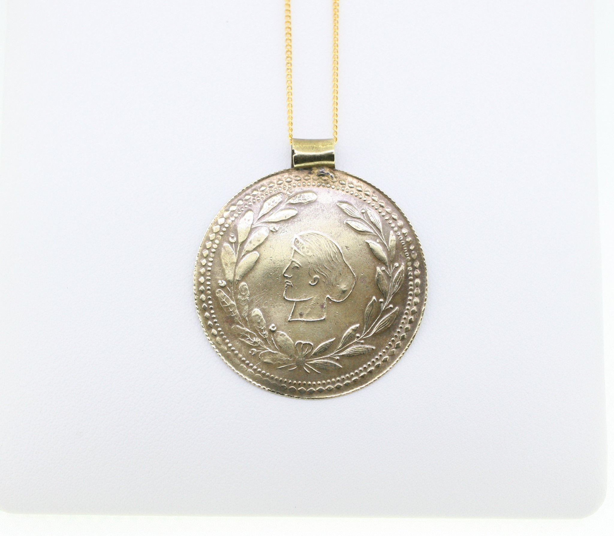 Coin pendant necklace