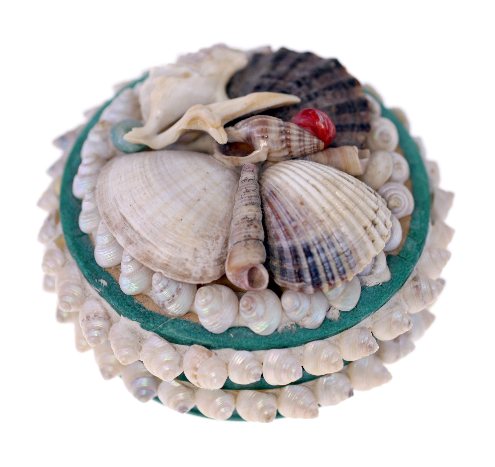 Shell-encrusted decorative souvenir trinket box or shell ornament