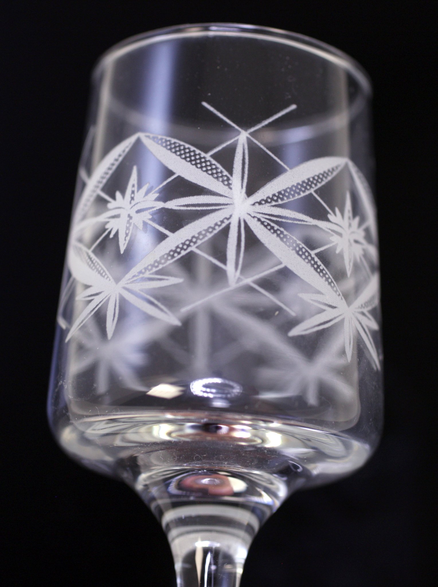 Etched crystal stemmed wine glass