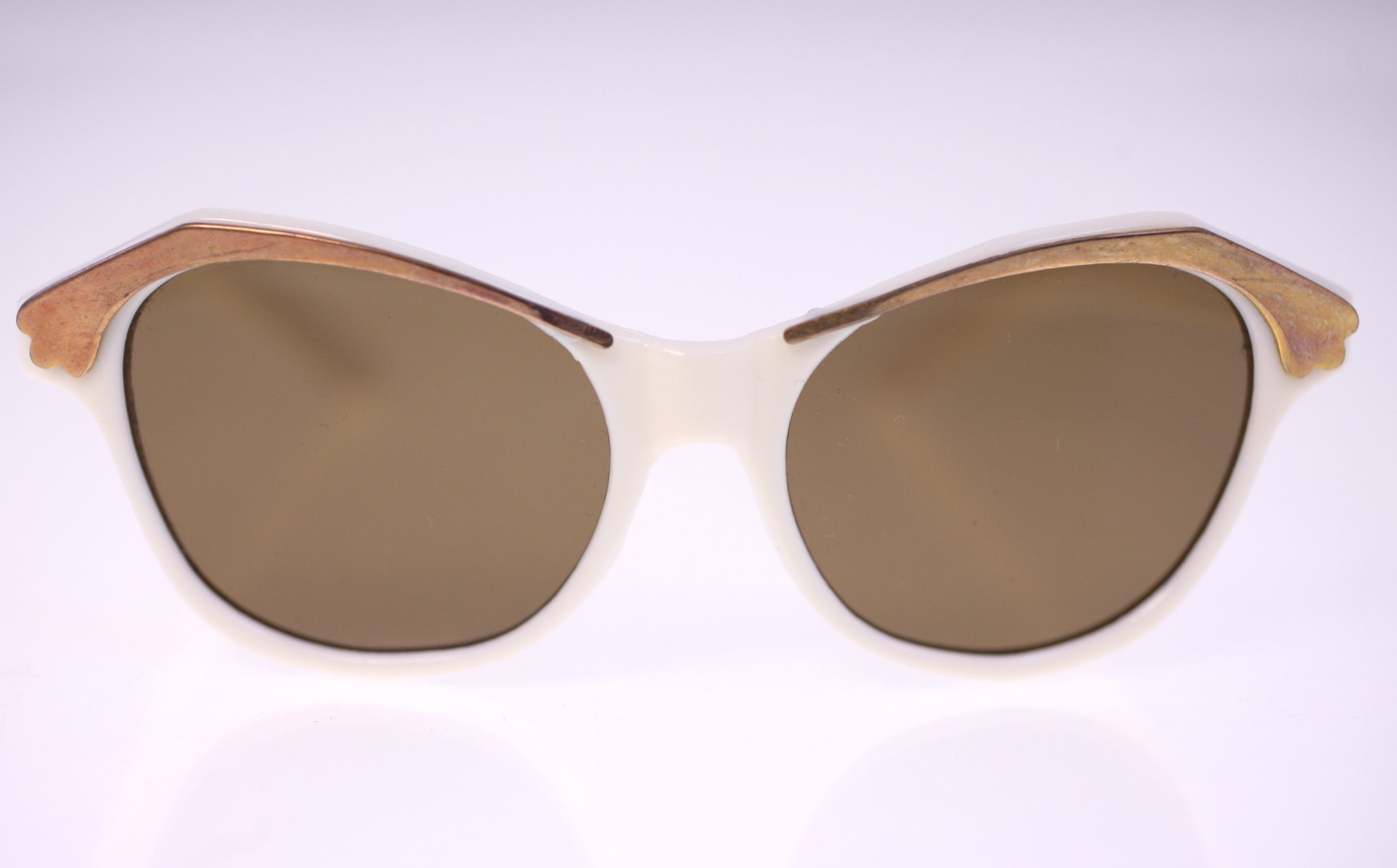 Vintage cat-eye sunglasses
