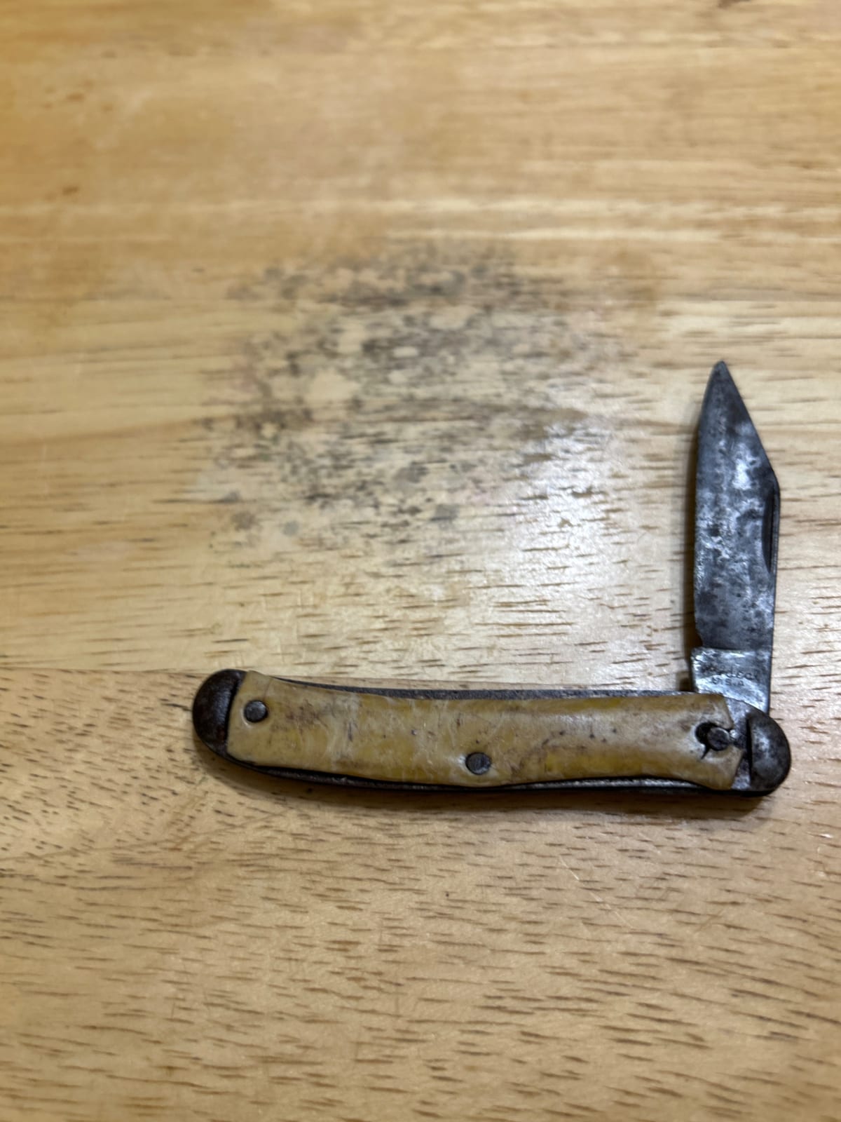 Vintage folding pocket knife